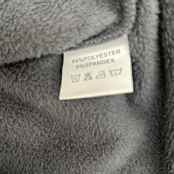 Amazon Women's Dark Grey Fleece Pullover 1/4 Zip Sweatshirt Small -Can Fit Large - Picture 9 of 10